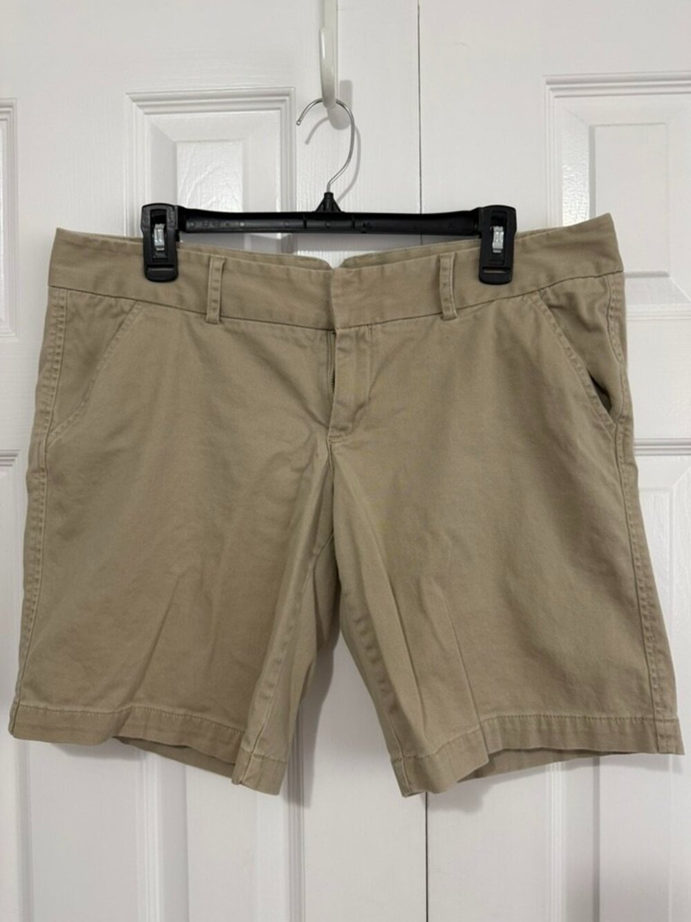 American Eagle Bermuda Khaki Shorts Size 12